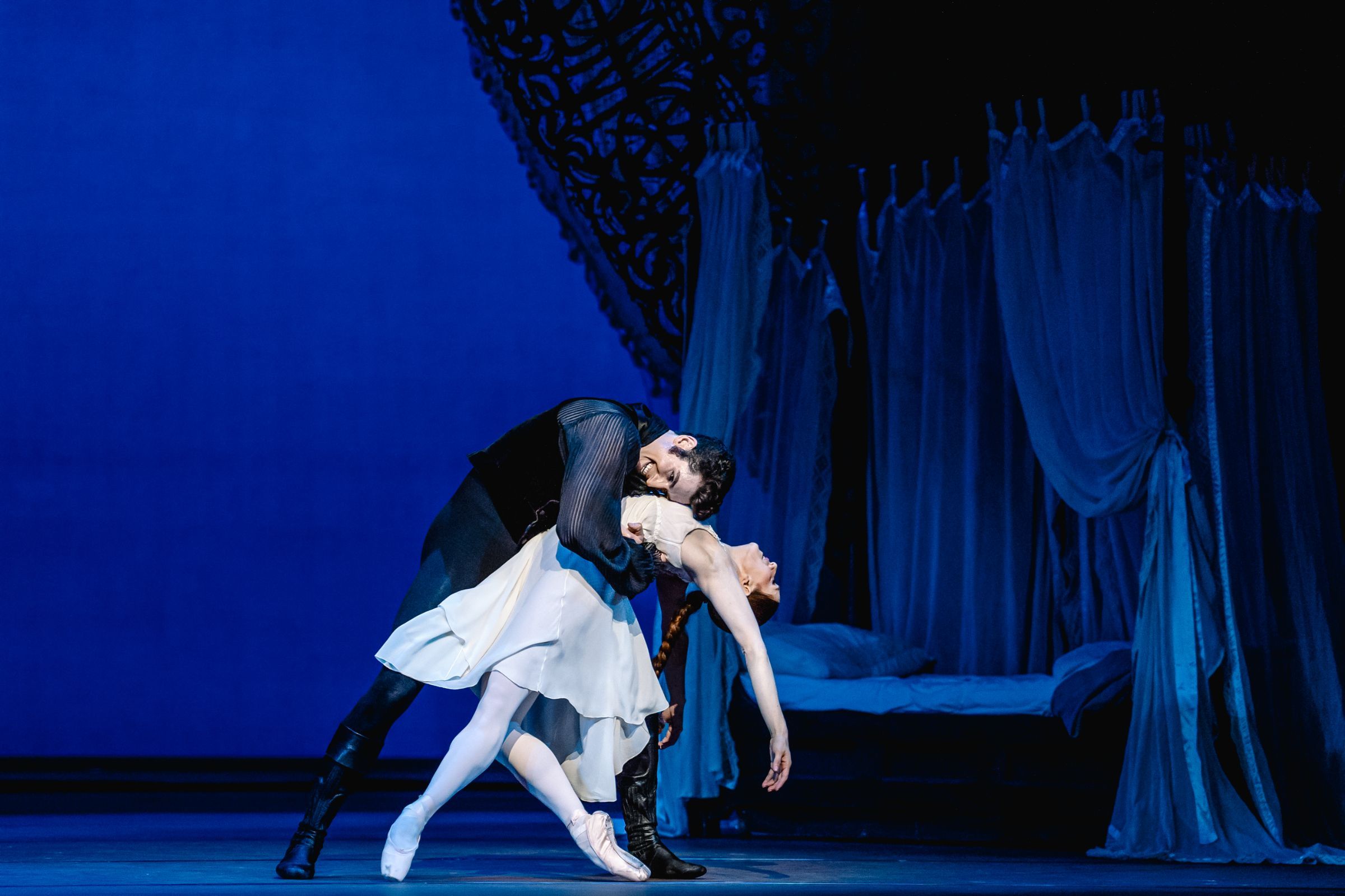 Reece Clarke as Onegin and Marianela Nuñez as Tatiana in John Cranko's <i>Onegin</i> &copy; Andrej Uspenski