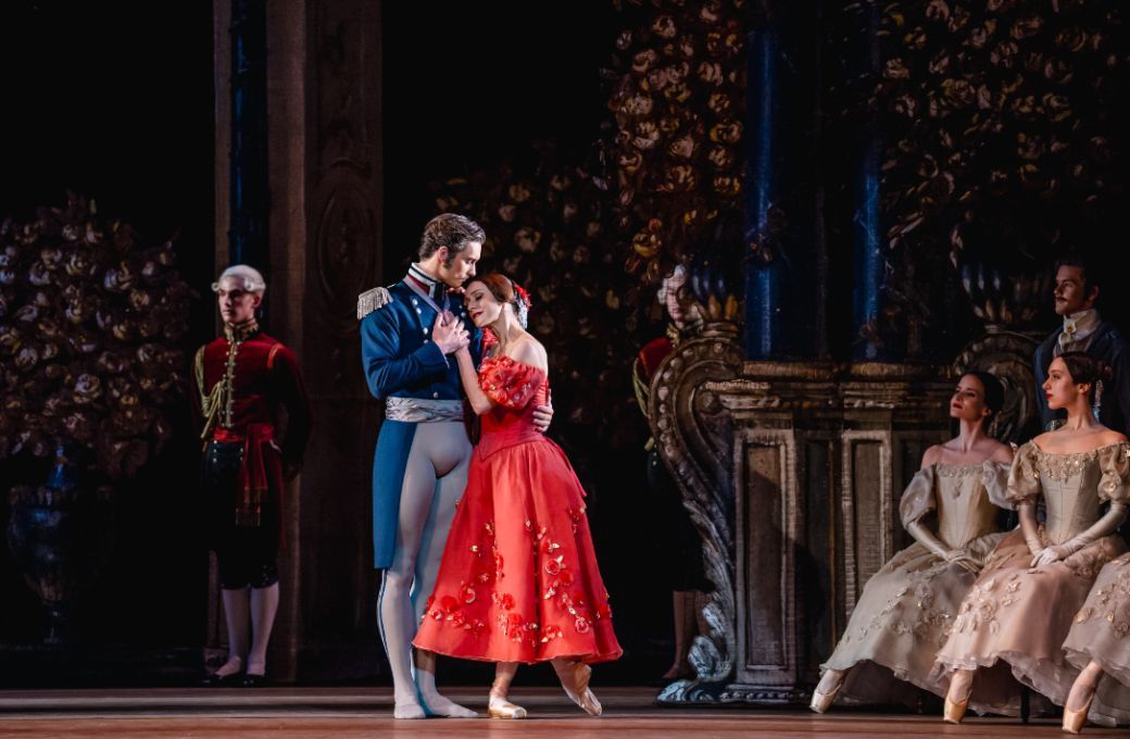 Lukas B. Br&aelig;ndsr&oslash;d as Gremin and Marianela Nu&ntilde;ez as Tatiana in John Cranko's <i>Onegin</i> &copy; Andrej Uspenski