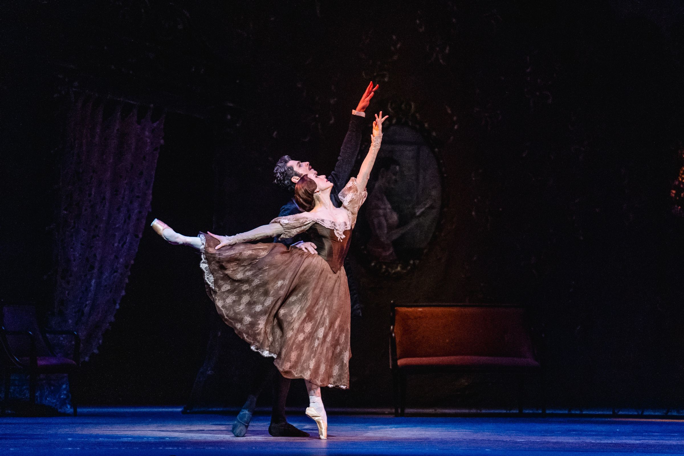 Reece Clarke as Onegin and Marianela Nuñez as Tatiana in John Cranko's <i>Onegin</i> &copy; Andrej Uspenski