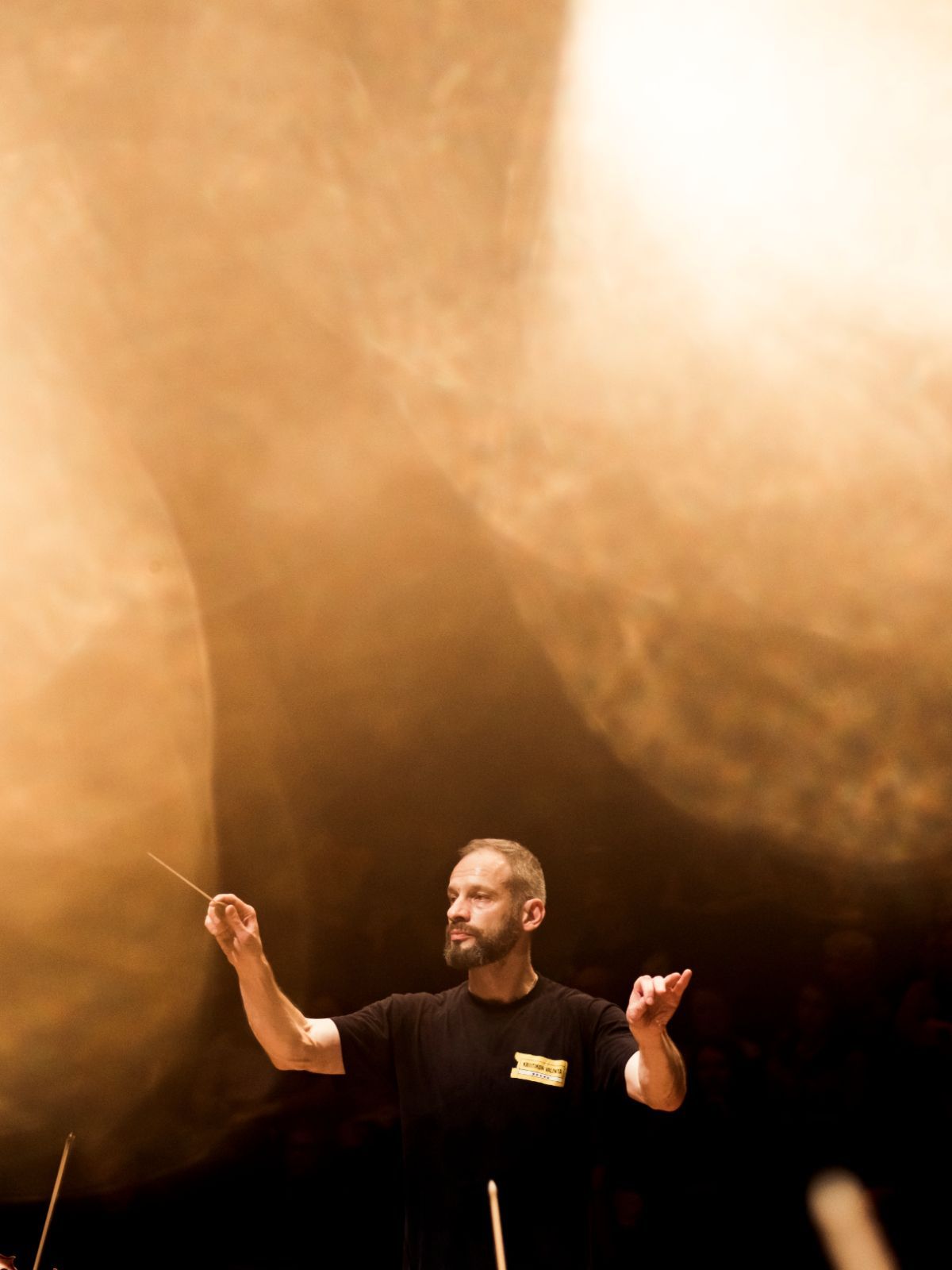 Dima Slobodeniouk en répétition avec l'Orchestre de Paris © Mathias Benguigui
