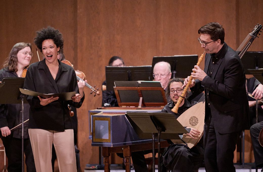 Julia Bullock, Daniel Bates and the OAE © Joseph Sinnott