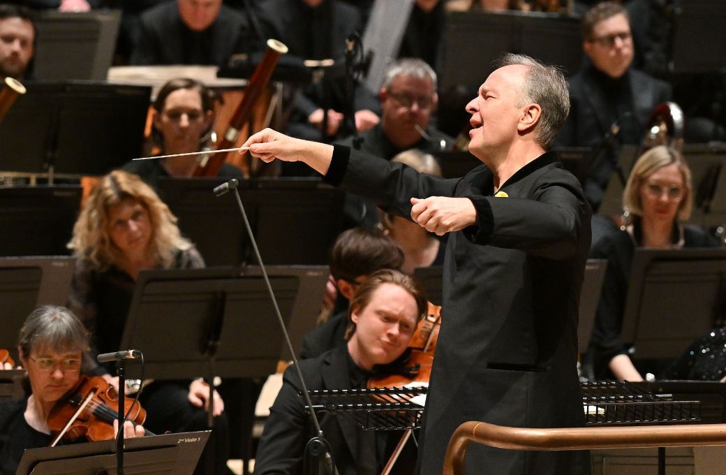 Sakari Oramo conducts the BBC Symphony Orchestra &copy; BBC | Mark Allan