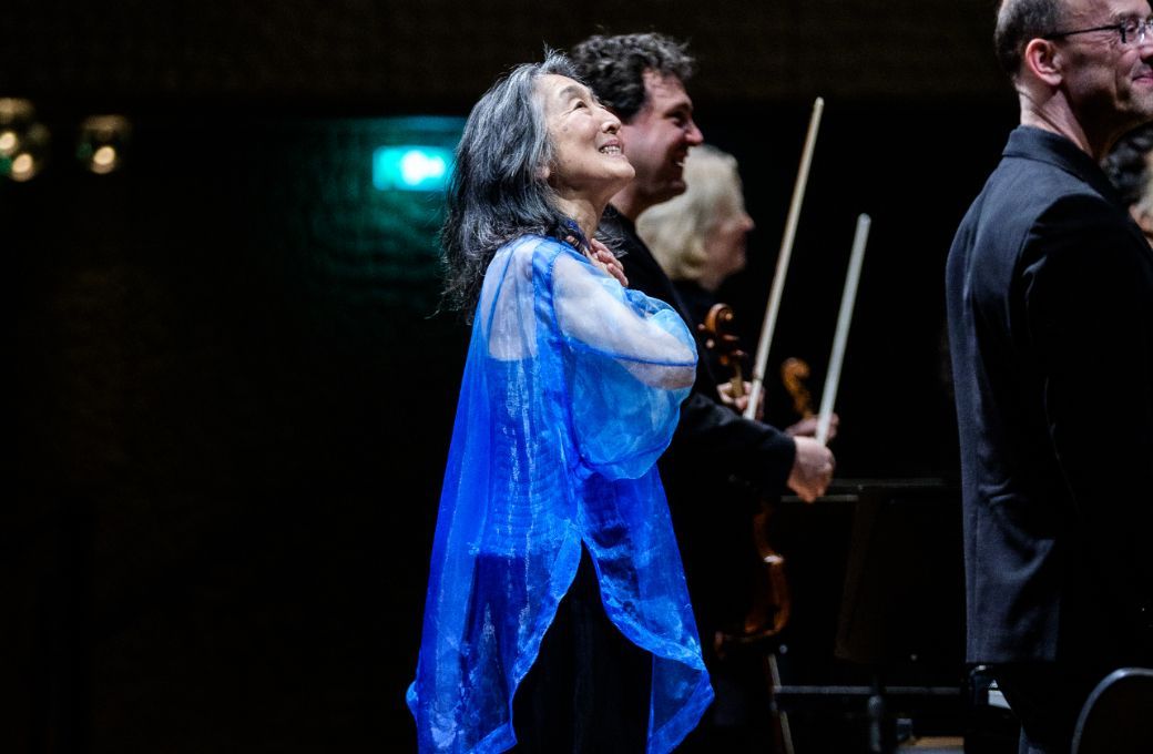 Dame Mitsuko Uchida and the Mahler Chamber Orchestra © Sebastian Madej