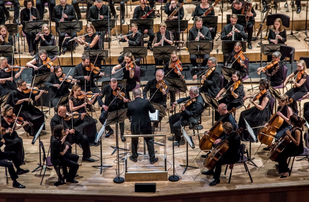 John Storgårds conducts the BBC Philharmonic Orchestra &copy; Chris Payne (2024)