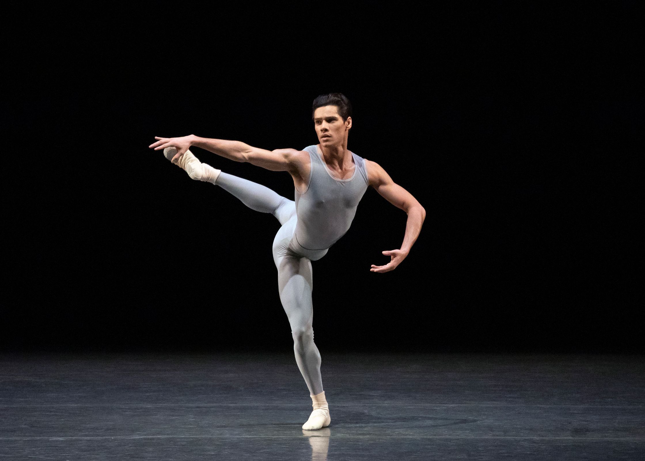 Jovani Furlan in Jerome Robbins' <i>Concertino</i> &copy; Erin Baiano
