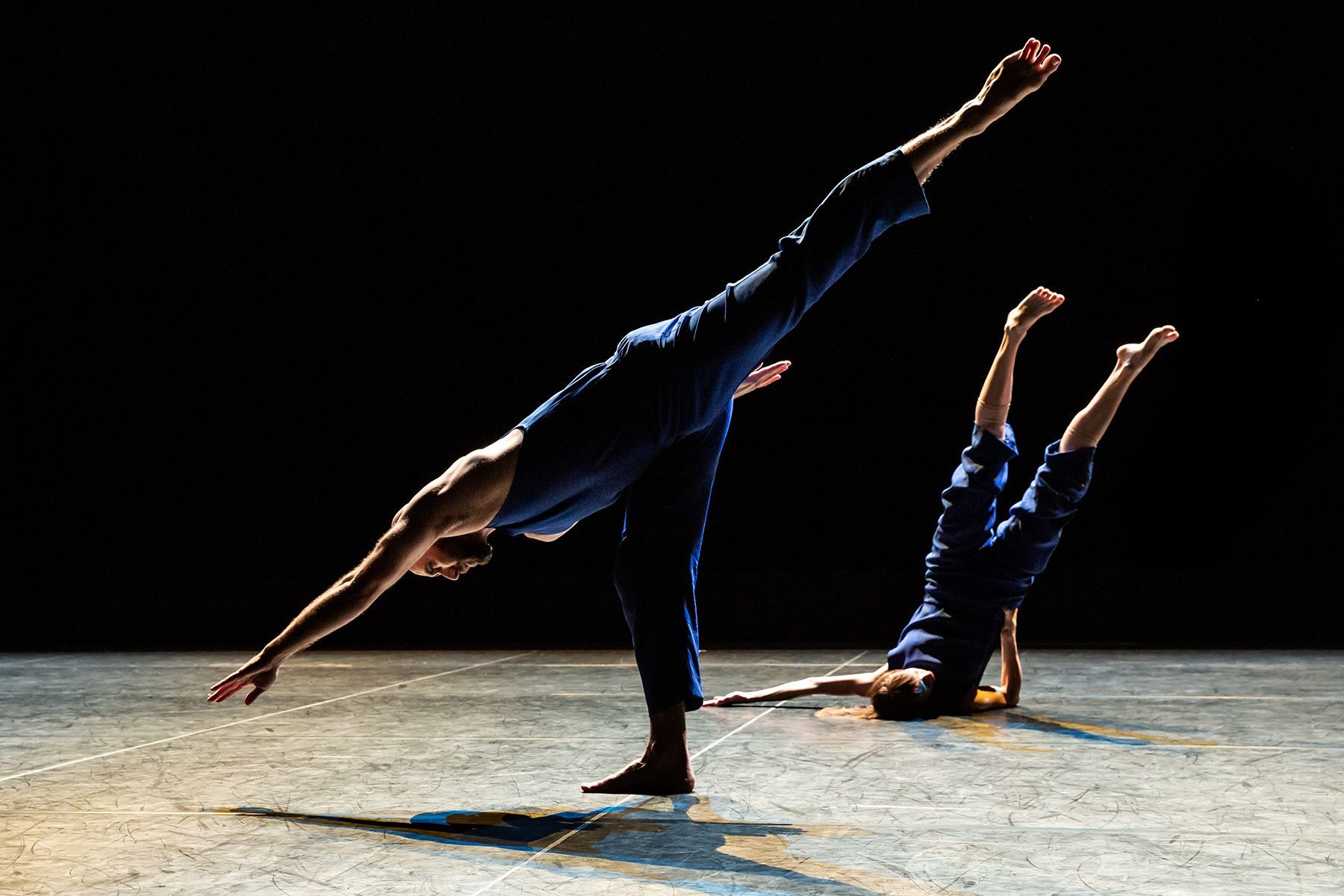Trisha Brown Dance Company in Noé Soulier's <i>In the Fall</i> © Delphine Perrin