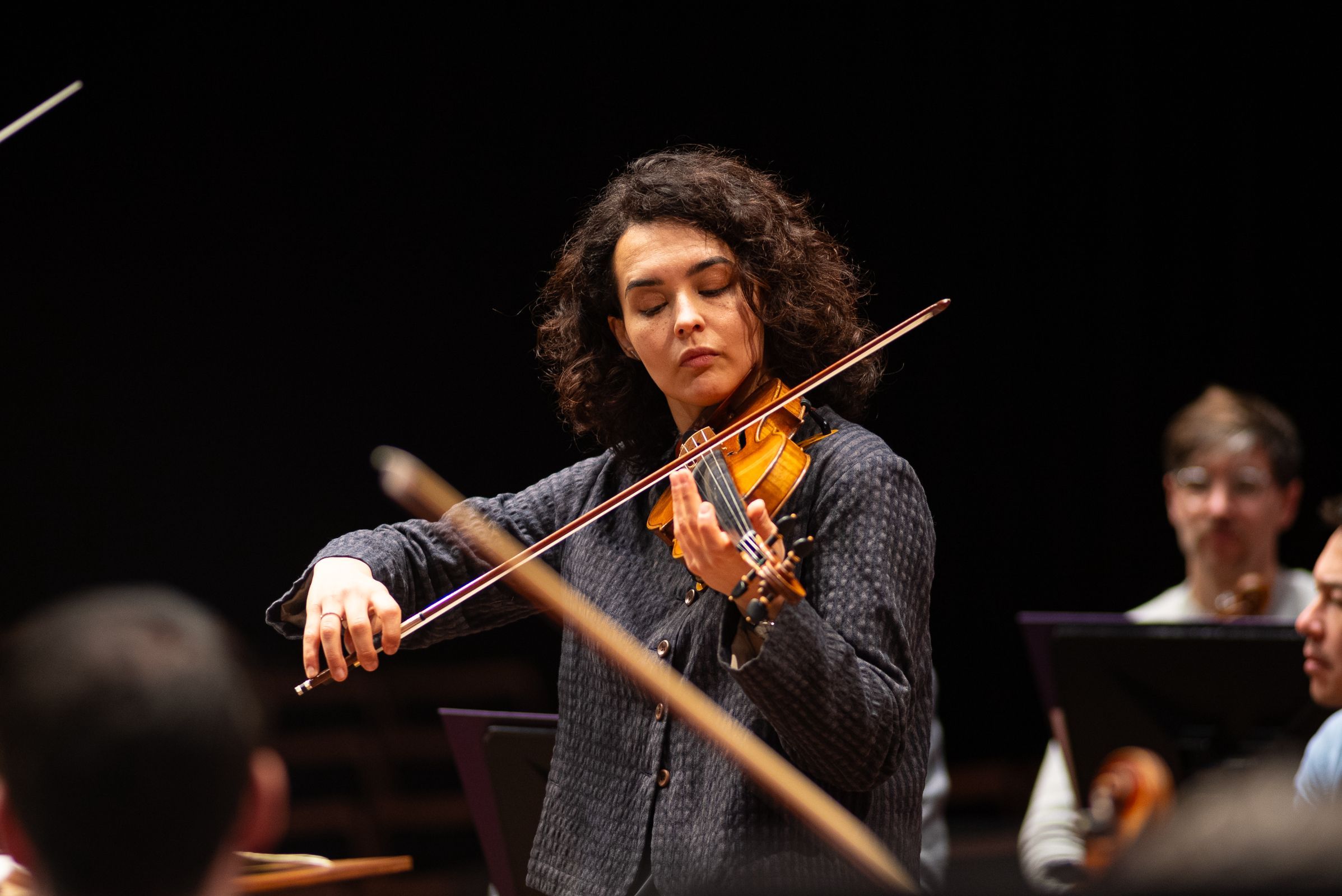 Alena Baeva in rehearsal with the Bournemouth Symphony Orchestra © Bournemouth Symphony Orchestra