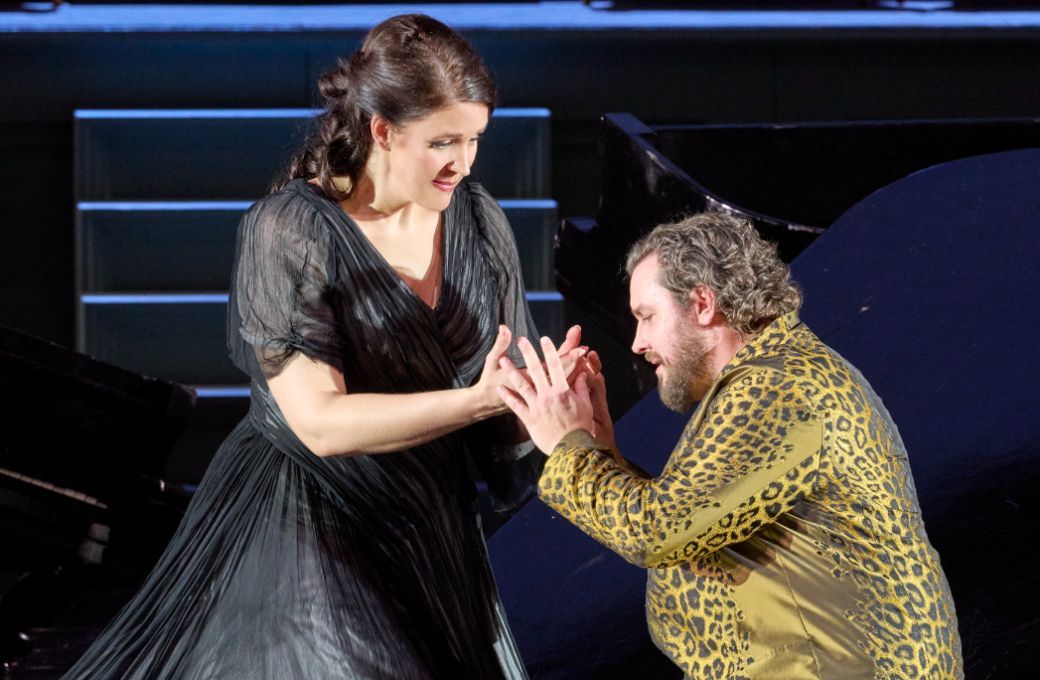 Lise Davidsen (Ariadne) and Michael Spyres (Bacchus) © Wiener Staatsoper | Michael Pöhn