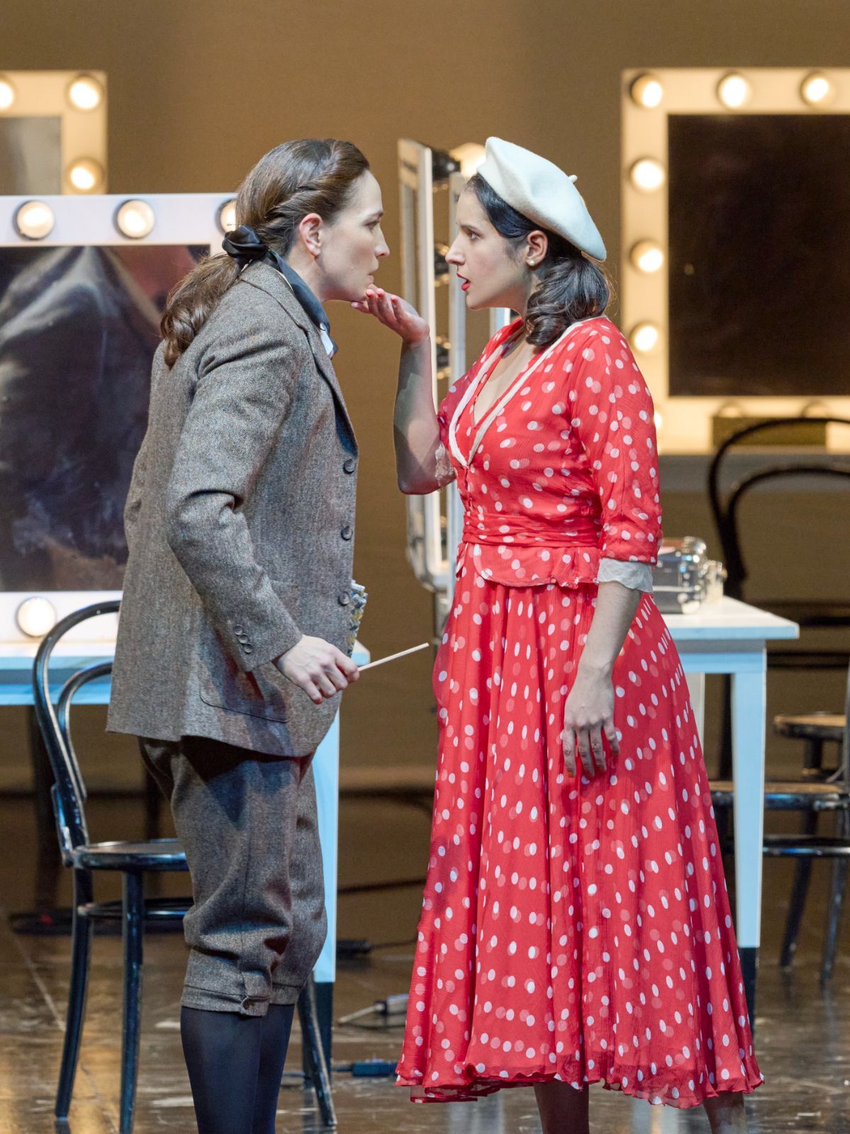 Kate Lindsey (Composer) and Sara Blanch (Zerbinetta) © Wiener Staatsoper | Michael Pöhn