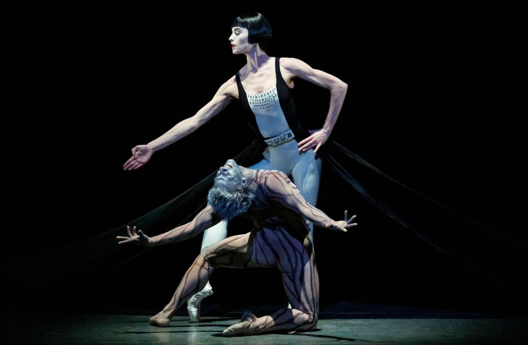 Miriam Miller and Daniel Ulbricht in George Balanchine's <i>Variations pour une porte et un soupir</i> &copy; Erin Baiano