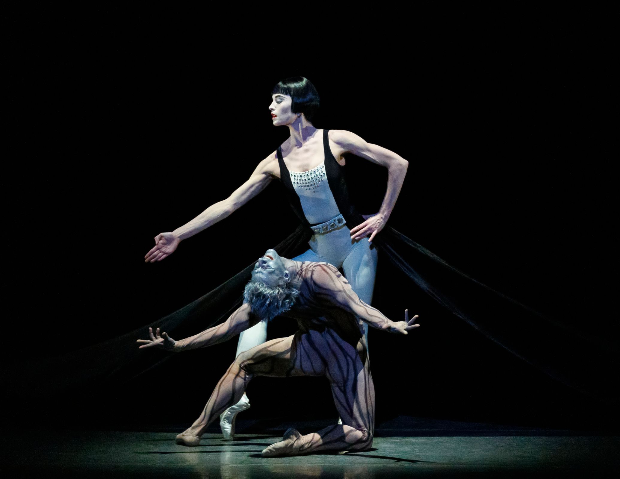 Miriam Miller and Daniel Ulbricht in George Balanchine's <i>Variations pour une porte et un soupir</i> &copy; Erin Baiano