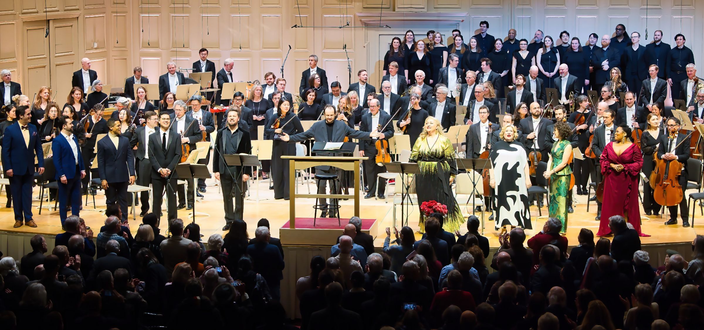Andris Nelsons and the cast of <i>Die tote Stadt</i> &copy; Hilary Scott, courtesy of the Boston Symphony Orchestra