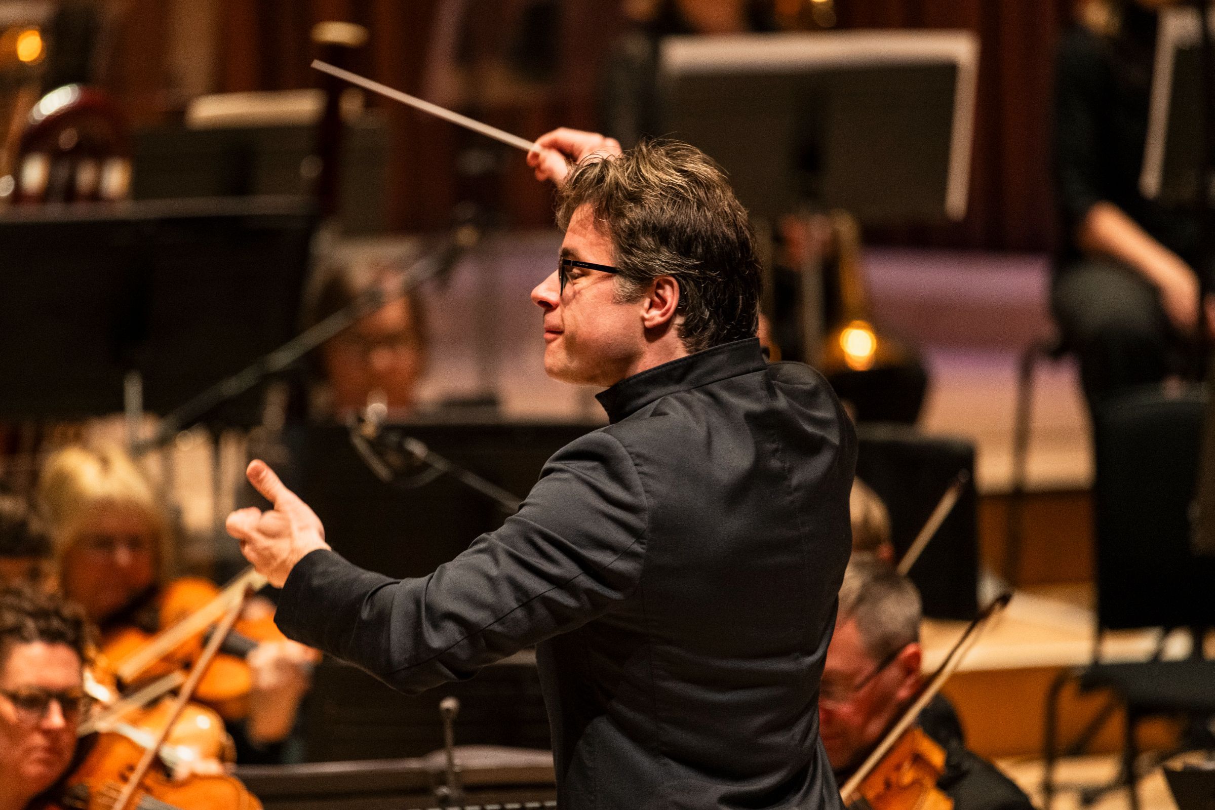 Jakub Hrůša conducts the BBC Symphony Orchestra © BBC | Sarah Louise Bennett