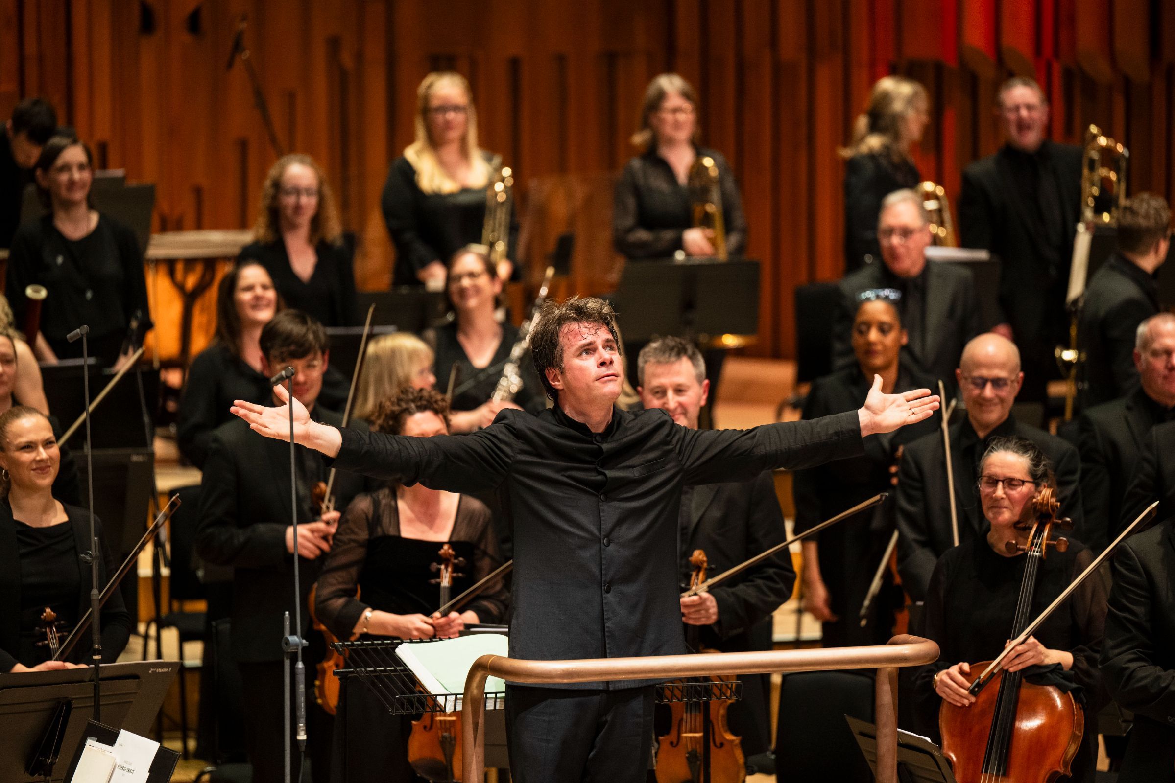 Jakub Hrůša and the BBC Symphony Orchestra © BBC | Sarah Louise Bennett