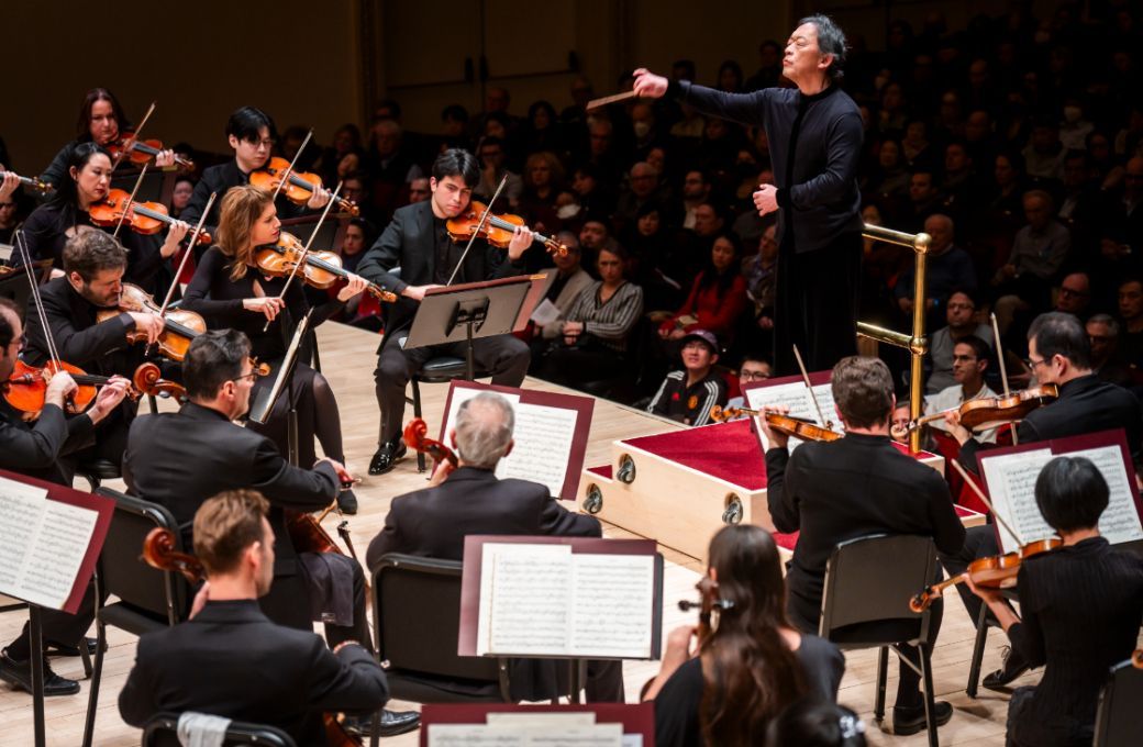 Myung-whun Chung conducts the Met Orchestra © Chris Lee