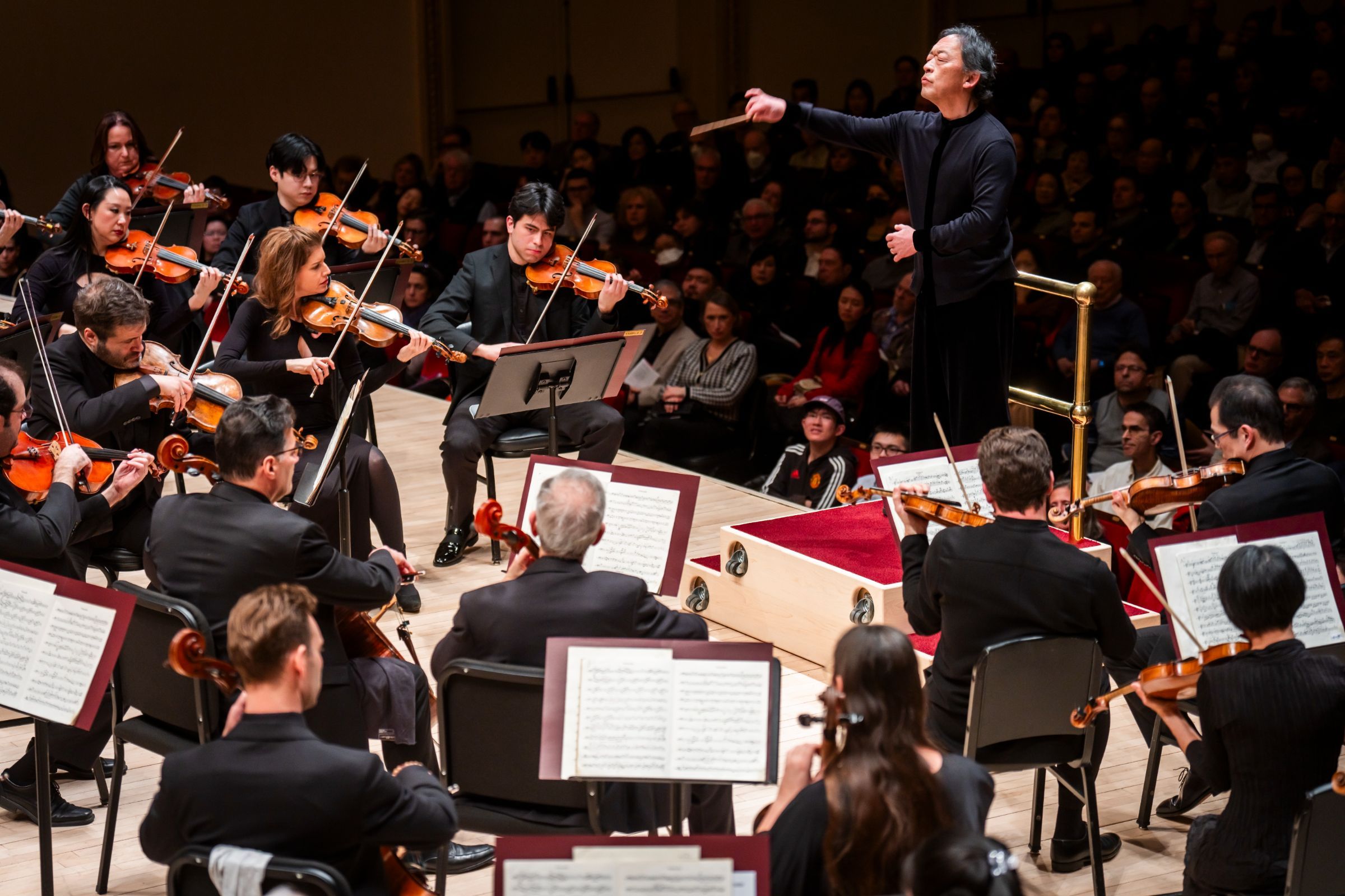 Myung-whun Chung conducts the Met Orchestra © Chris Lee