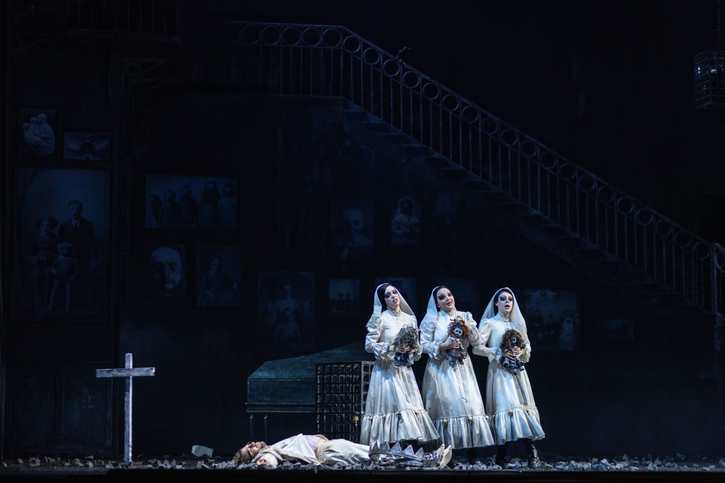 Julian Prégardien, Alma Neuhaus (2. Dame), Jenni Hietala (1. Dame) und Stephanie Maitland (3. Dame) © Wiener Staatsoper | Sofia Vargaiová