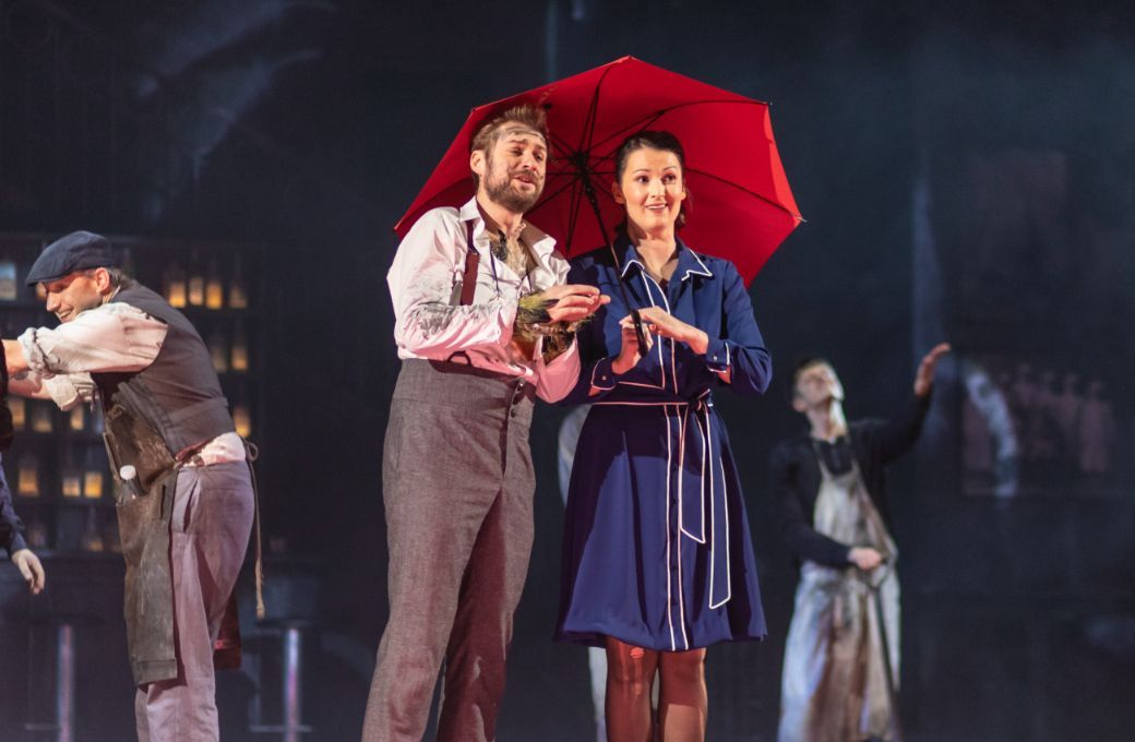 Ludwig Mittelhammer (Papageno) und Slávka Zámečníková (Pamina) © Wiener Staatsoper | Sofia Vargaiová