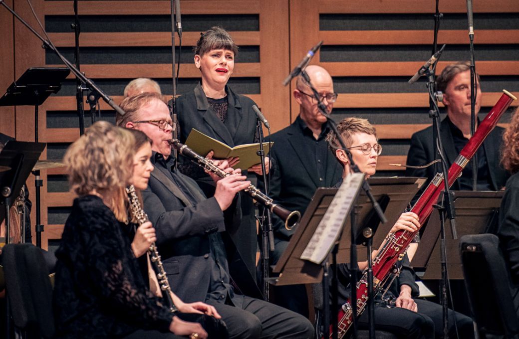 Aurora Orchestra and the BBC Singers © Viktor Erik Emanuel | Kings Place