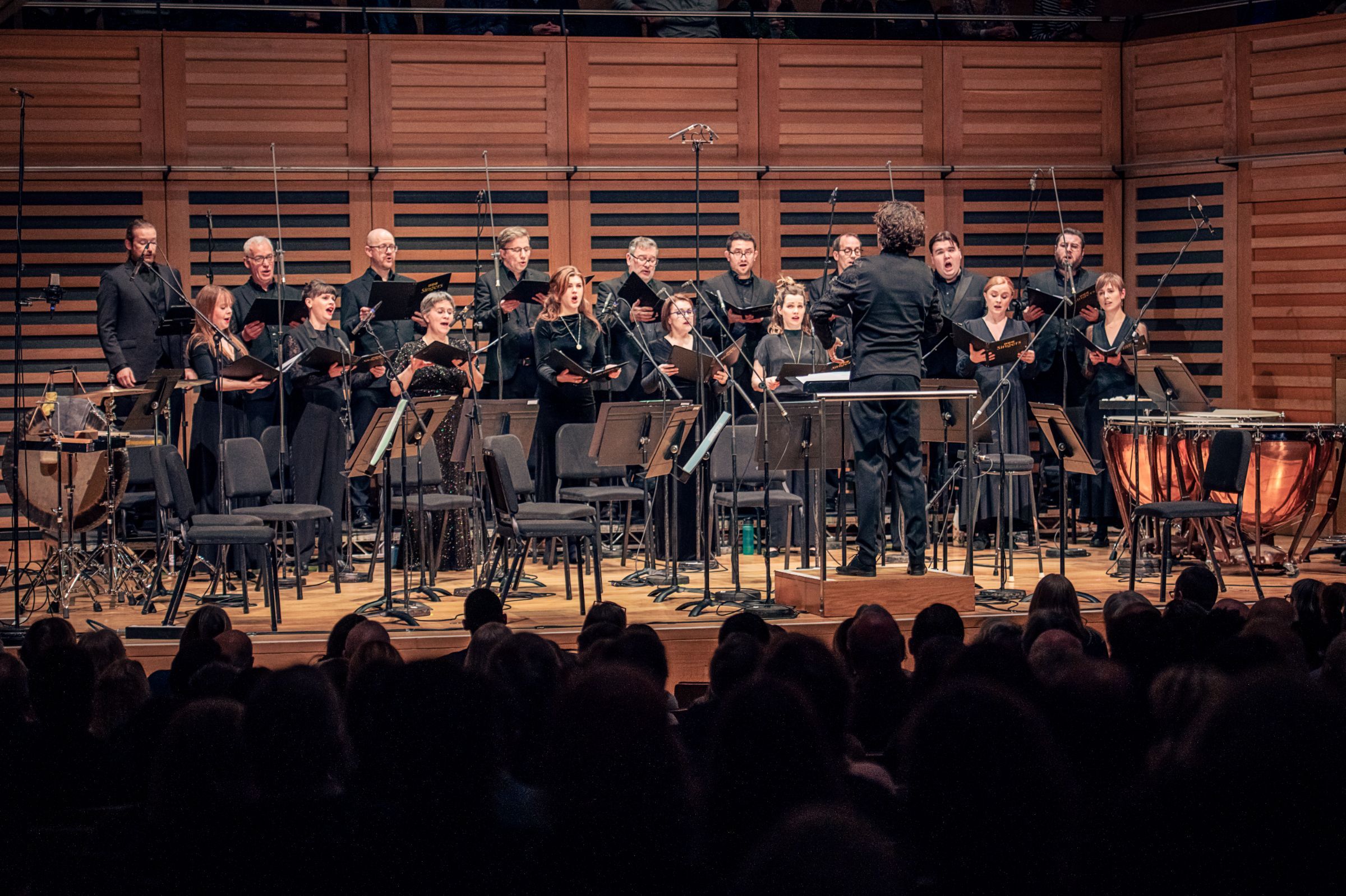 Nicholas Collon conducts the BBC Singers &copy; Viktor Erik Emanuel | Kings Place