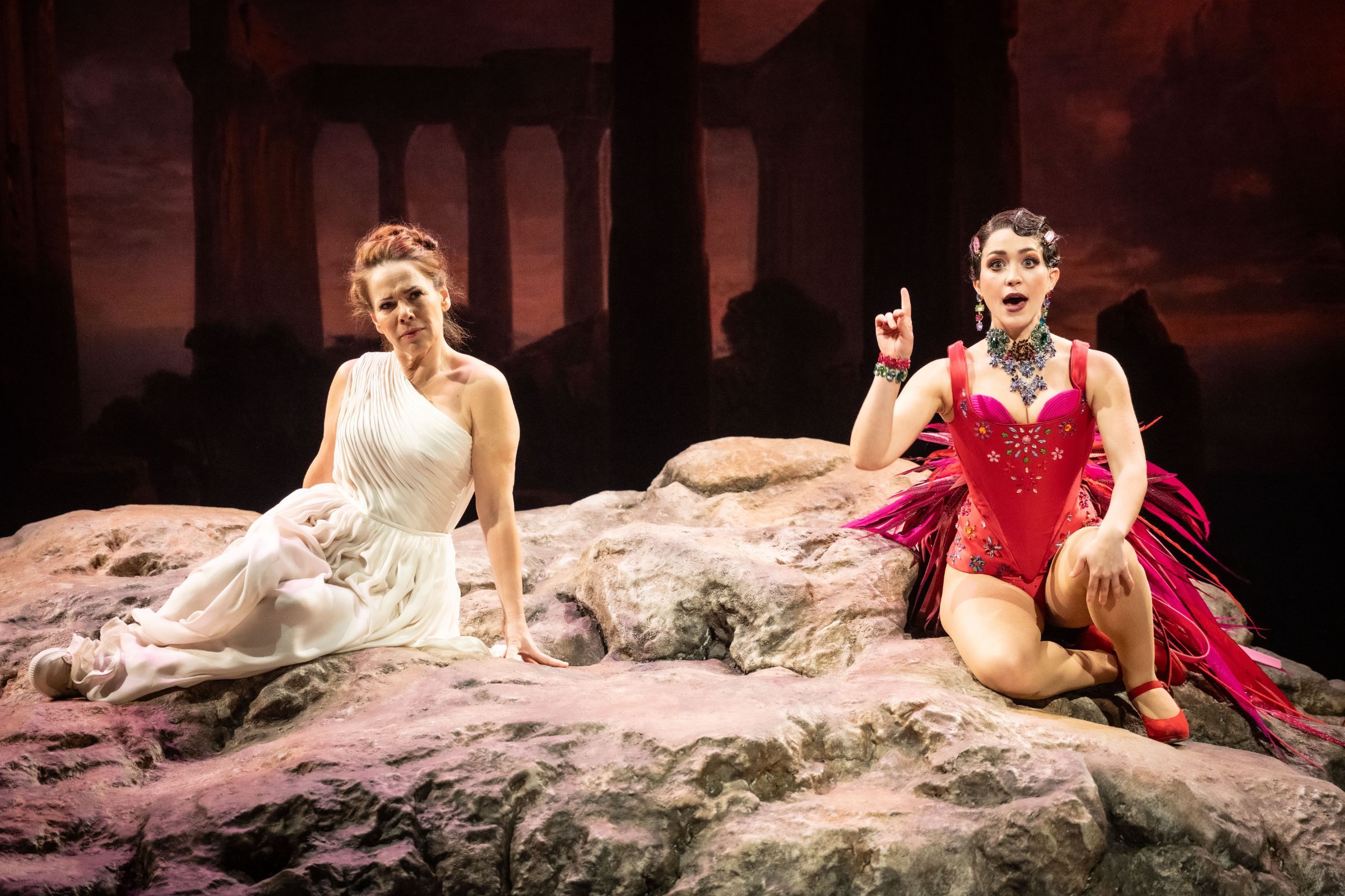 Annemarie Kremer (Ariadne) and Juliana Zara (Zerbinetta) &copy; Marco Borggreve
