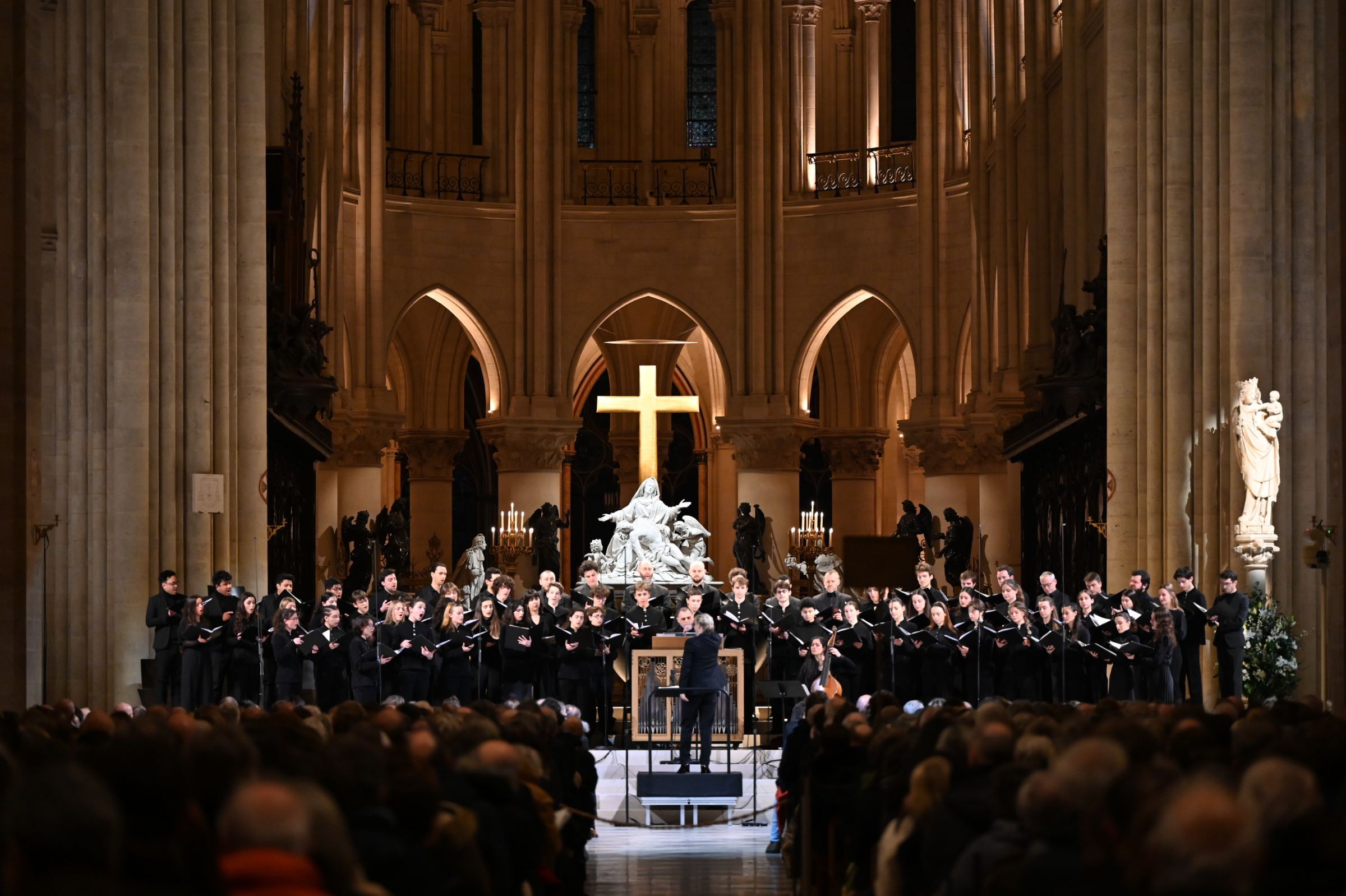 Sofi Jeannin dirige la Maîtrise Notre-Dame de Paris et la Maîtrise de Radio France &copy; Marie-Christine Bertin / Diocèse de Paris
