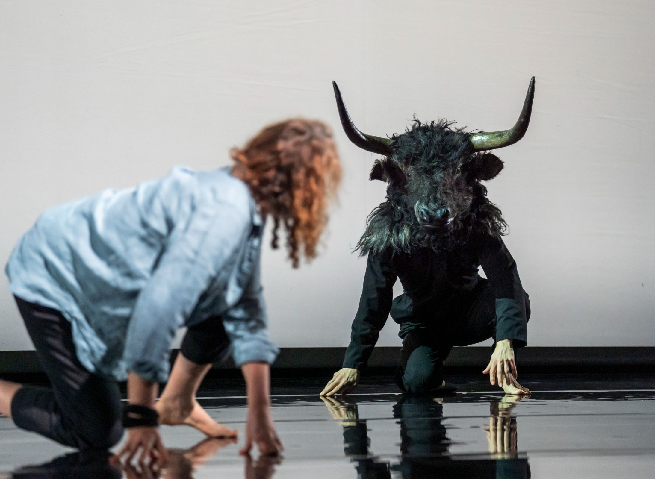 Christine Rice (Phaedra) and Jonathan Goddard (Minotaur) in Deborah Warner's <i>Phaedra</i> &copy; Tristram Kenton