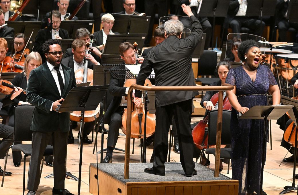 Will Liverman and Masabane Cecilia Rangwanasha with Sir Antonio Pappano and the LSO © LSO | Mark Allan