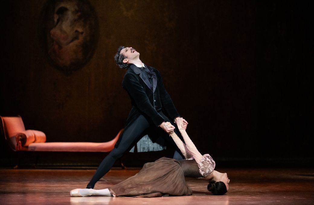 Mathieu Ganio et Ludmila Pagliero dans <i>Onéguine</i> &copy; Julien Benhamou / Opéra national de Paris