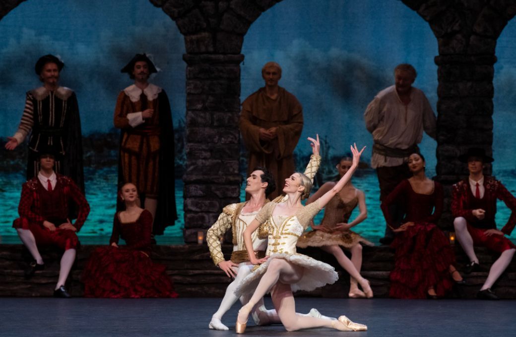 Alex Cuadros Joglar and Whitney Jensen with Norwegian National Ballet in <i>Don Quixote</i> © Erik Berg