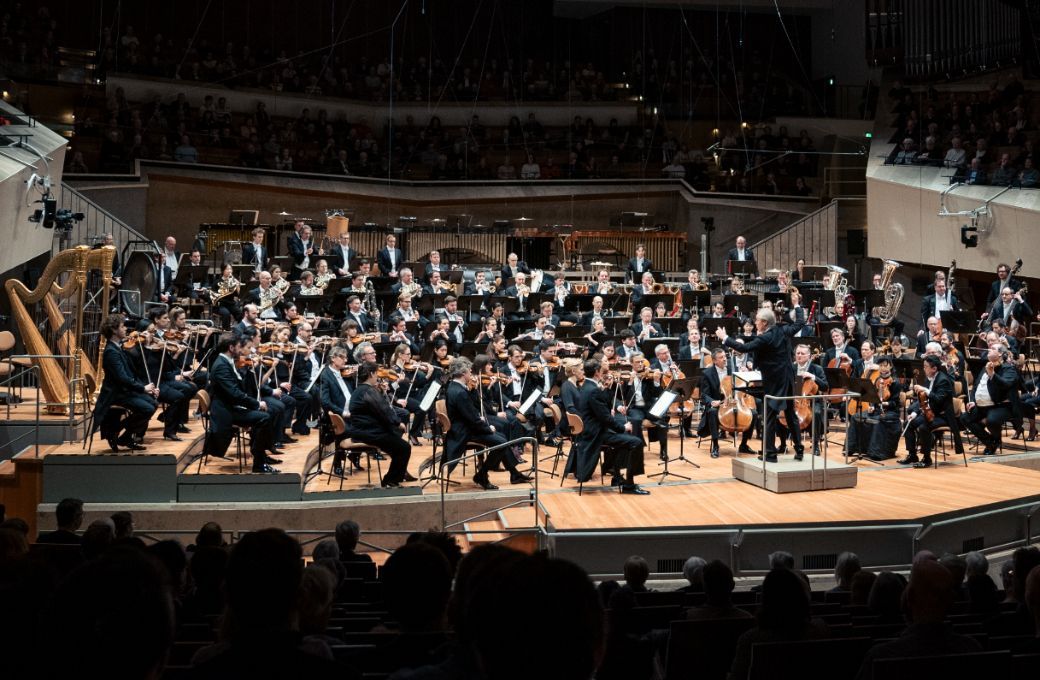 David Robertson conducts the Berliner Philharmoniker &copy; Lena Laine
