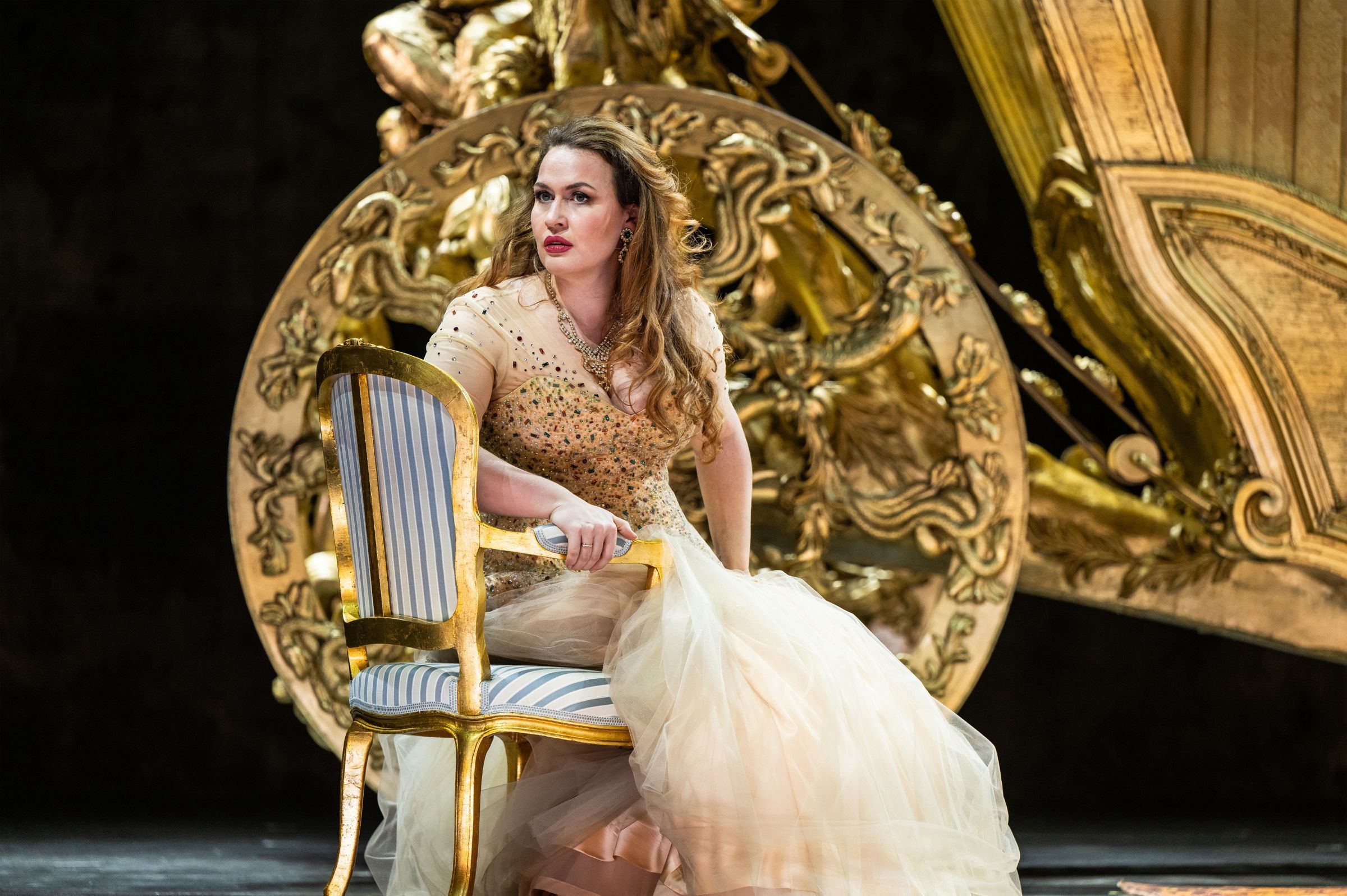 Elena Stikhina (Manon Lescaut) &copy; Monika Rittershaus