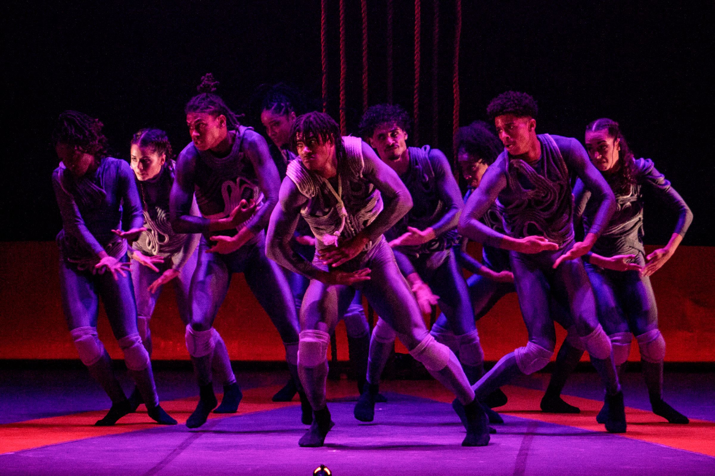 Acosta Danza in Norge Cedeño and Thais Suárez' <i>Hybrid</i> &copy; Yuris Nórido