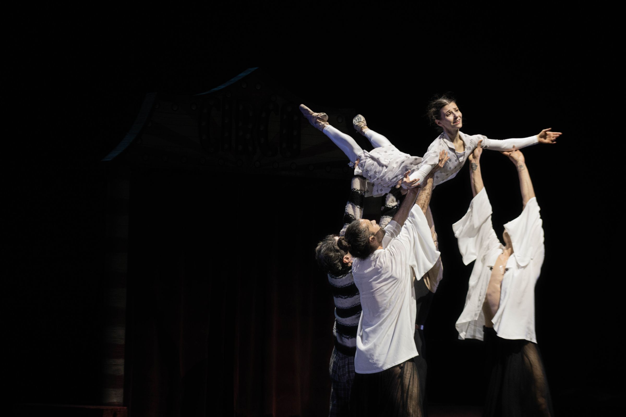 Alina Cojocaru as Gelsomina and Marc Jubete and David Rodriguez as Angels in <i>La Strada</i> &copy; Jack Thomson