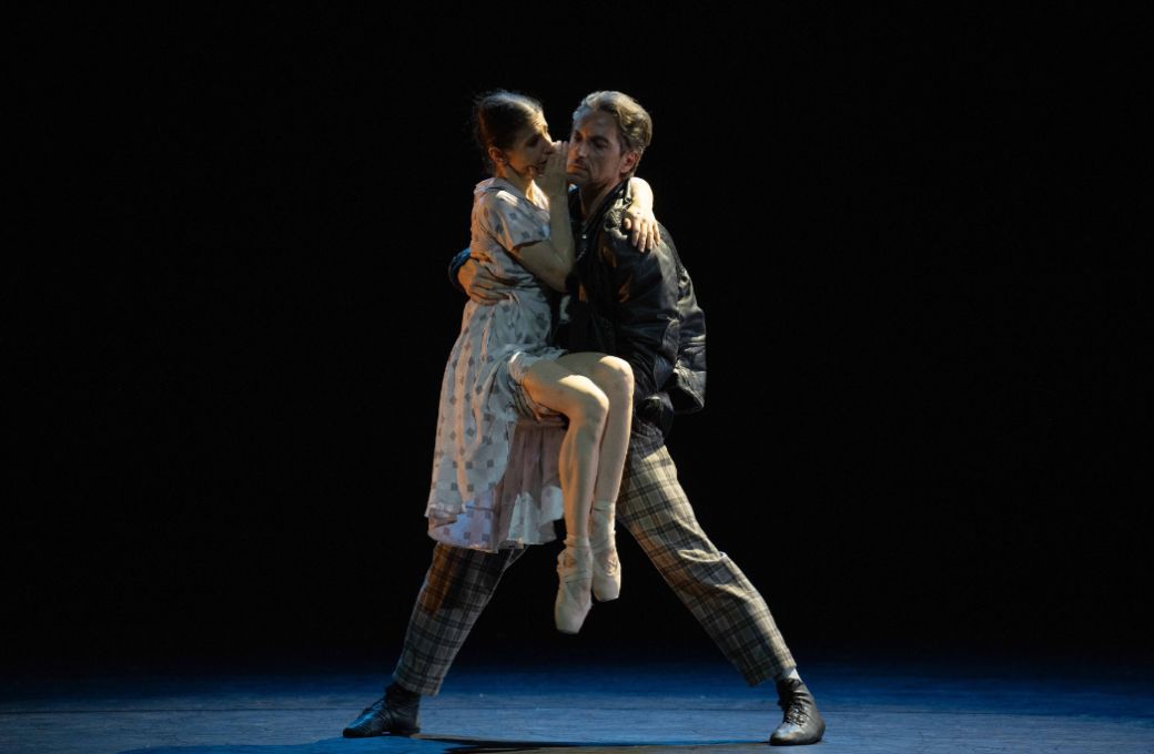 Alina Cojocaru as Gelsomina and Mick Zeni as Zampan&ograve; in <i>La Strada</i> &copy; Andrej Uspenski