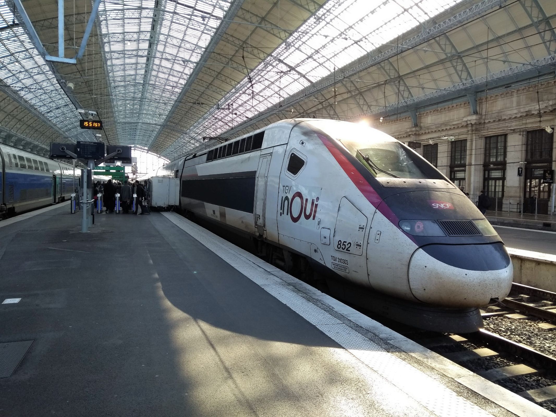TGV train at Bordeaux &copy; Patrick Janicek | Flickr