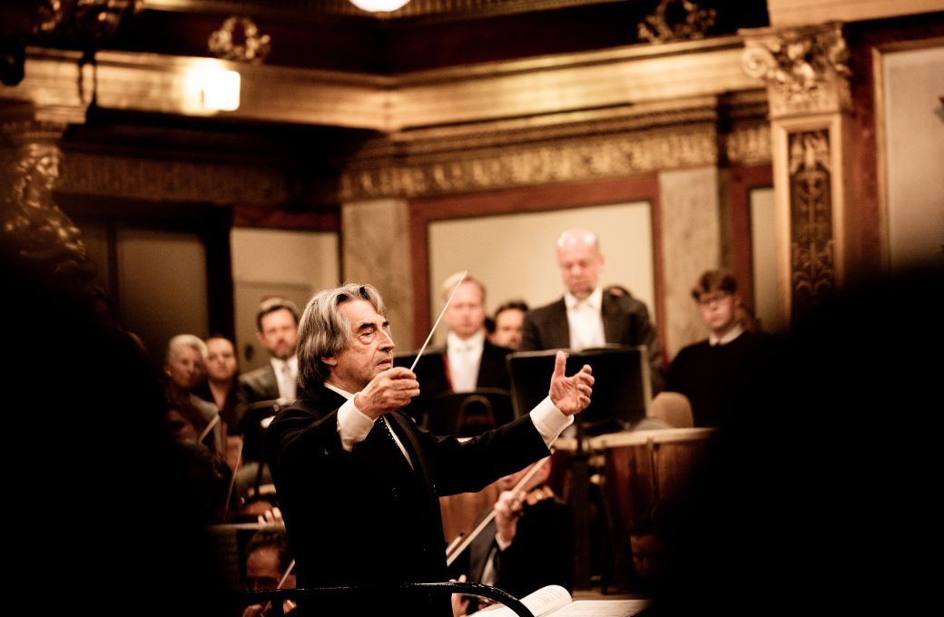 Riccardo Muti conducts the Vienna Philharmonic © Julia Wesely