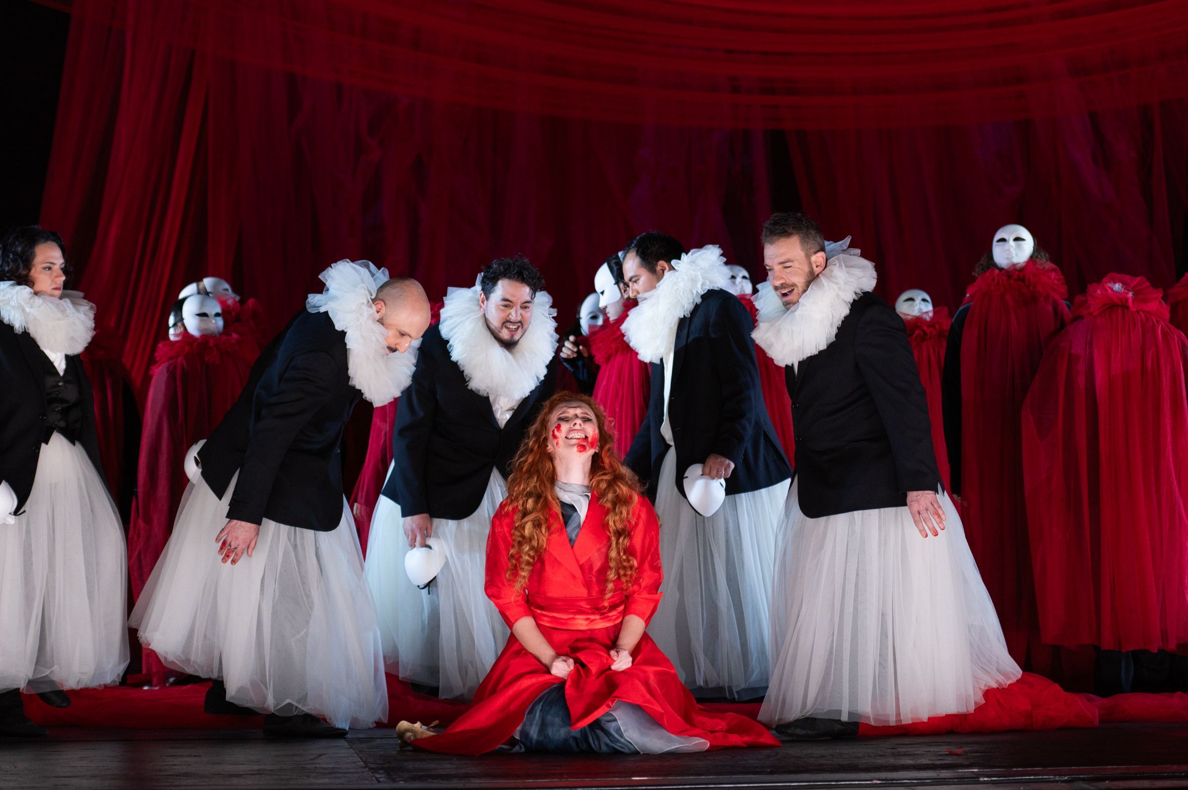 Lidia Fridman (Lucrezia Borgia) and ensemble &copy; Fabrizio Sansoni | Teatro dell’Opera di Roma