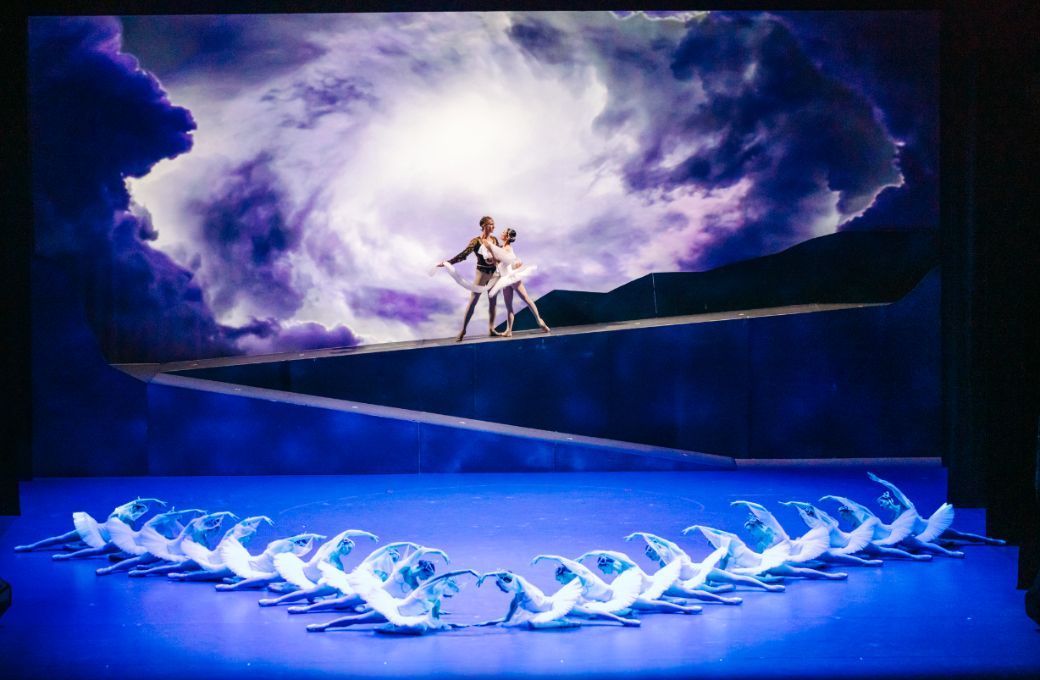 Ballet of the National Theatre Brno in <i>La Bayad&egrave;re</i> &copy; Dubai Opera
