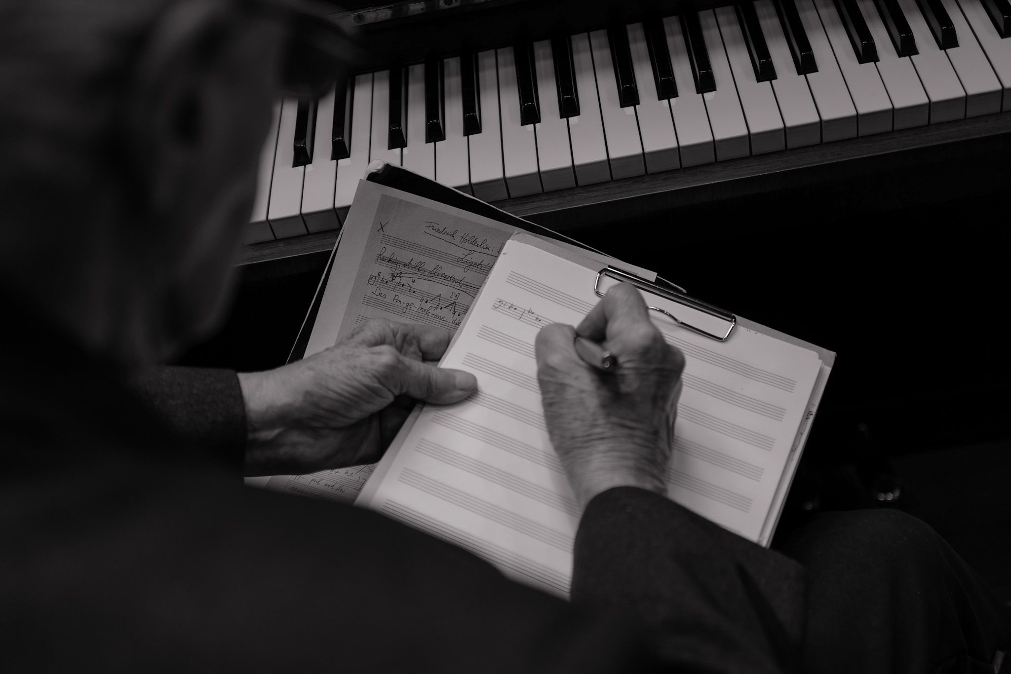 Kurtág handwriting music &copy; Baling Hrotko
