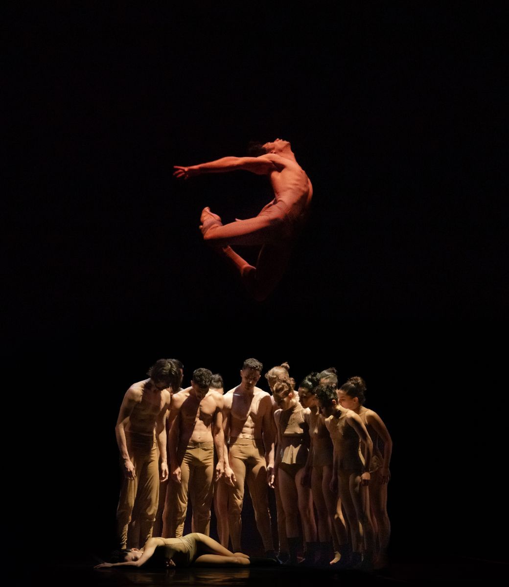 Herman Cornejo and Grupo Cadabra in <i>Anima Animal</i> &copy; Carlos Villamayor