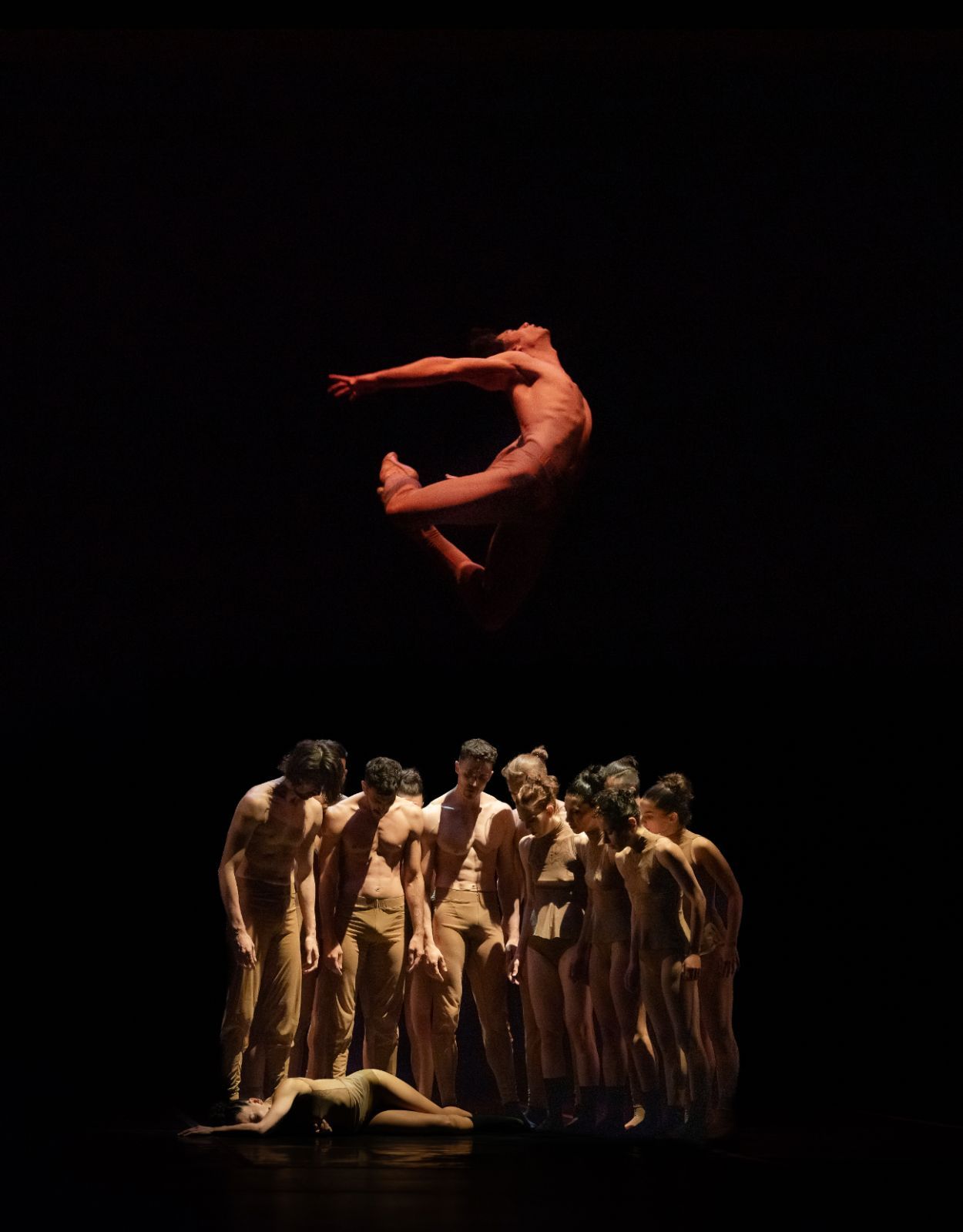 Herman Cornejo and Grupo Cadabra in <i>Anima Animal</i> © Carlos Villamayor