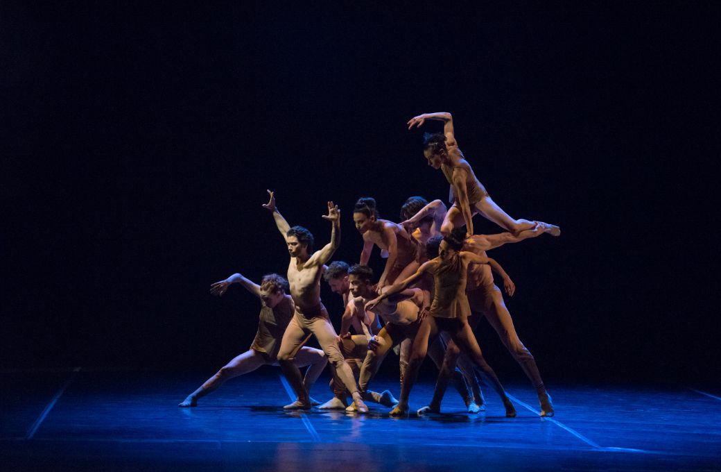 Herman Cornejo and Grupo Cadabra in <i>Anima Animal</i> © Carlos Villamayor