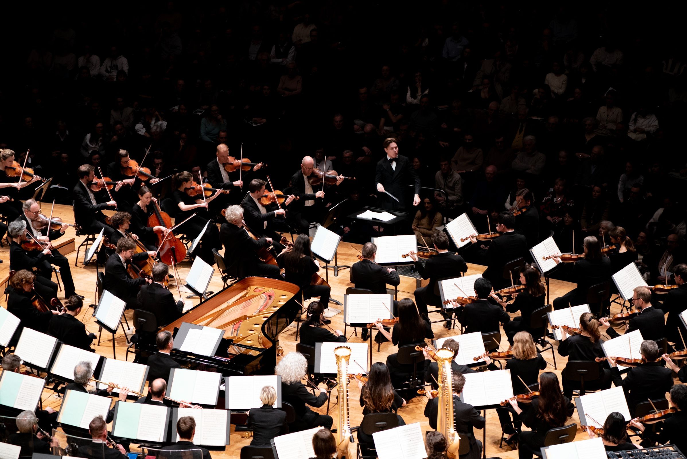 Klaus Mäkelä dirige l'Orchestre de Paris &copy; Charles d'Hérouville