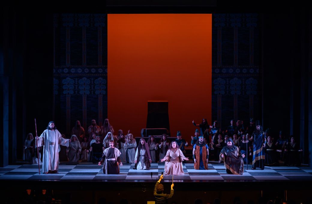 Escena de <i>Nabucco</i> en el Teatre La Farandula de Sabadell &copy; A. Bofill | Orquestra Simf&ograve;nica del Vall&egrave;s