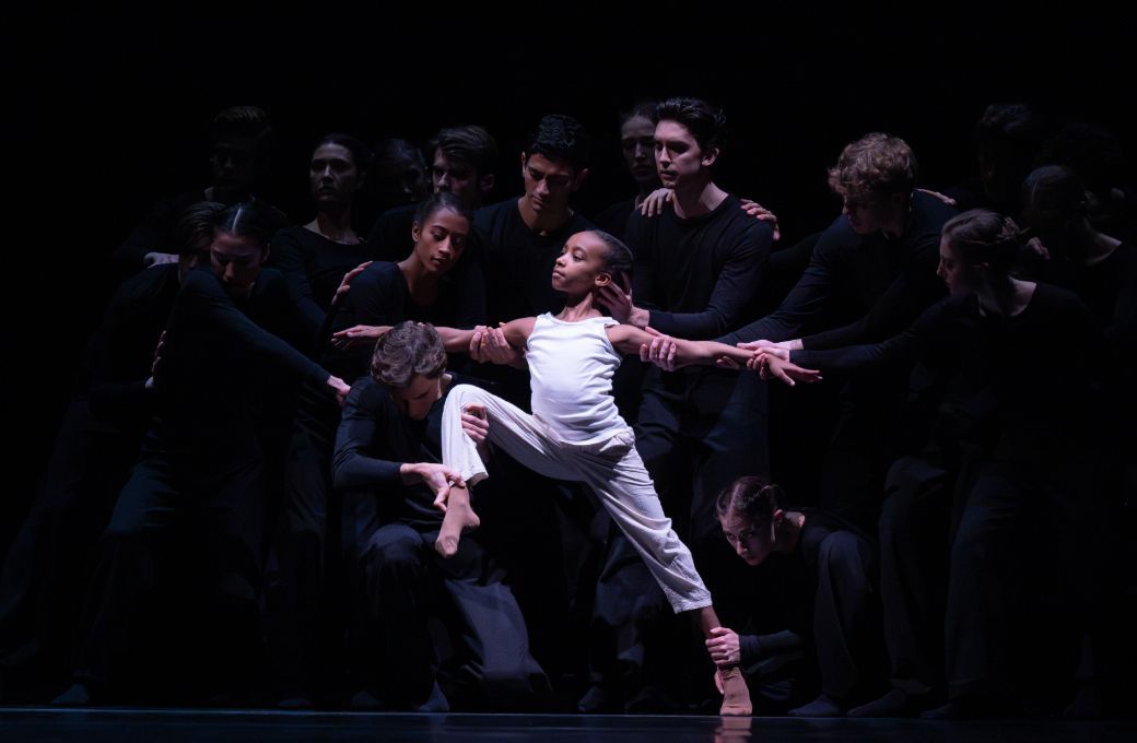 Madeline Copeland and artists of The Royal Ballet in <i>Light of Passage</i> &copy; Camilla Greenwell