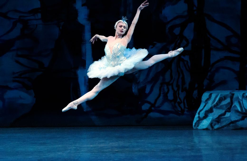 Sara Mearns as Odette in Peter Martins' <i>Swan Lake</i> © Erin Baiano