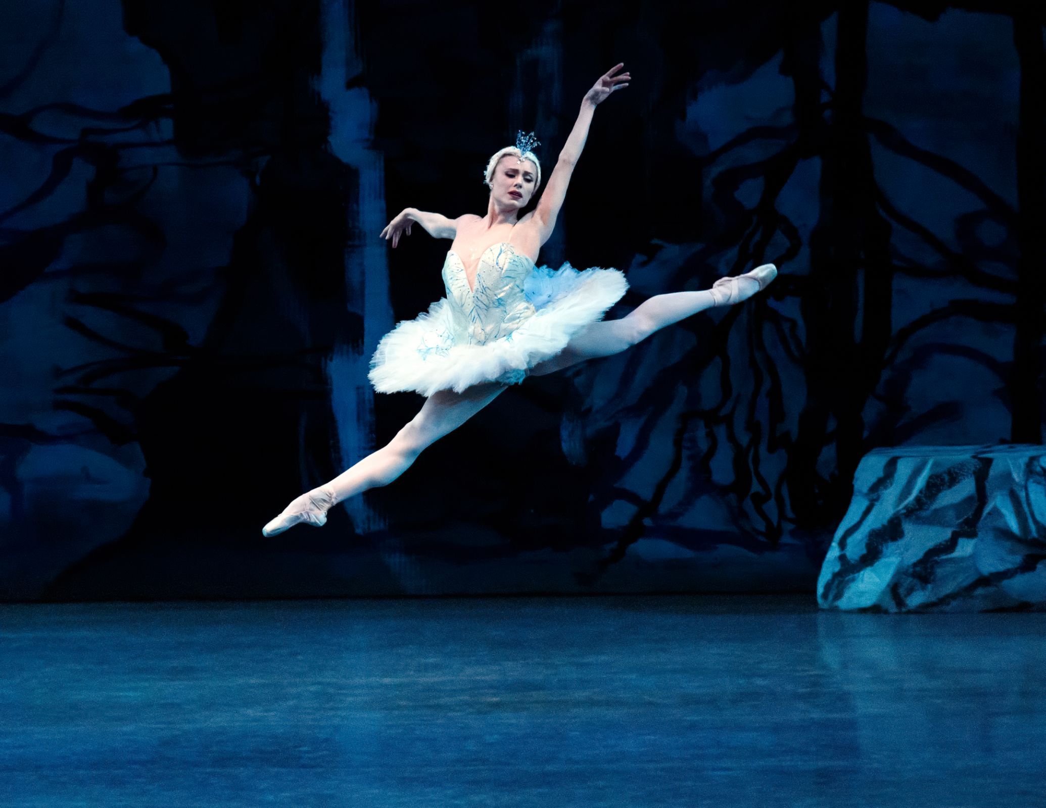 Sara Mearns as Odette in Peter Martins' <i>Swan Lake</i> © Erin Baiano
