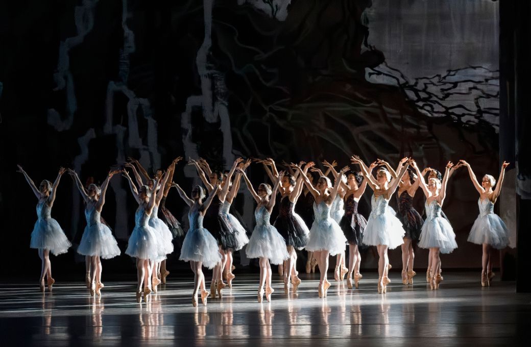 New York City Ballet in Peter Martins' <i>Swan Lake</i> © Erin Baiano