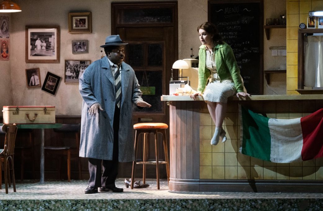 Masimba Ushe (Lorenzo) and Jessica Cale (Giulietta) &copy; Richard Hubert Smith